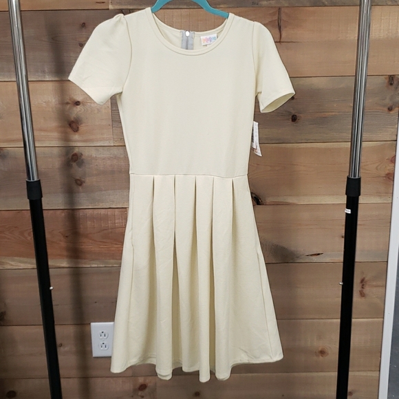 LuLaRoe Dresses & Skirts - Lularoe XS Amelia